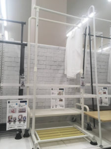 子供服用のハンガーラックは100均グッズで簡単にdiyできる