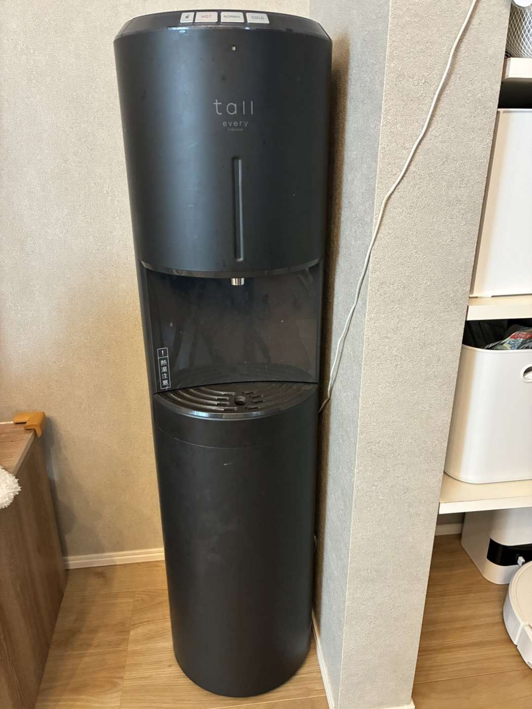 自宅に置いている浄水型ウォーターサーバー「エブリィフレシャス tall」のマットブラック