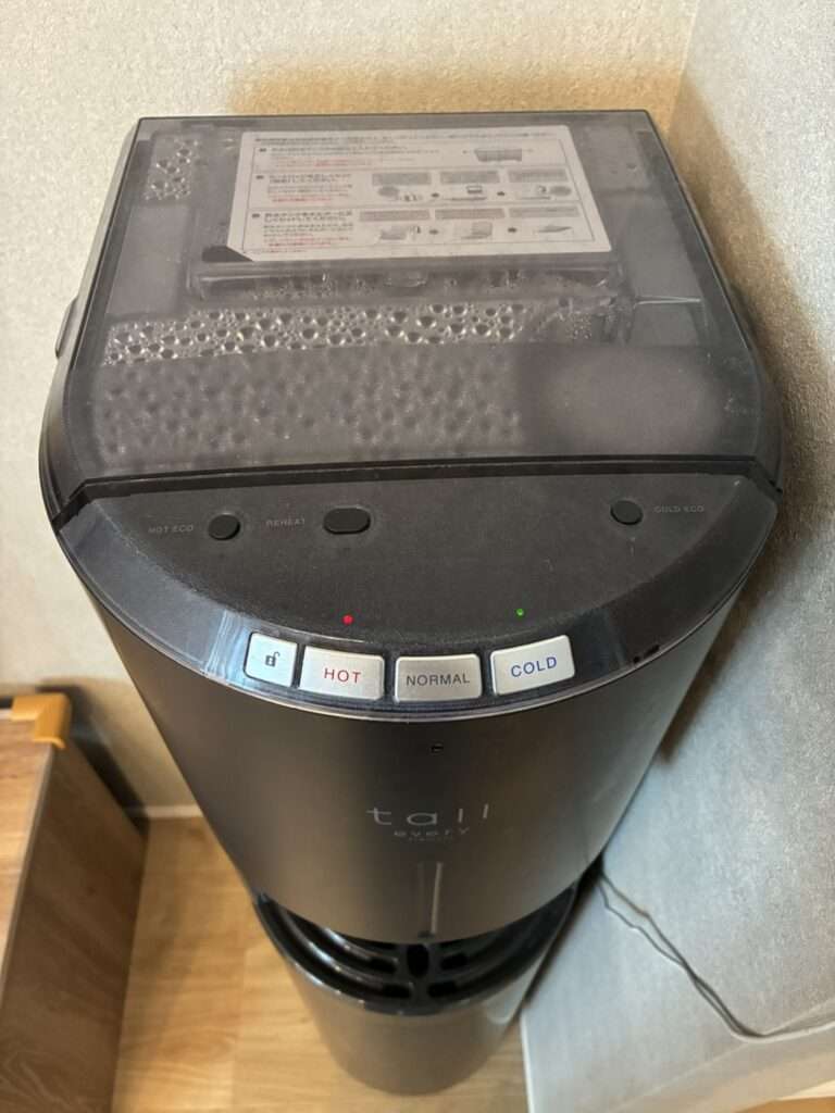 エブリィフレシャス tallの操作パネル。HOT・NORMAL・COLDのボタンと、HOT ECO・COLD ECOなどの温度設定ボタンが並んでいる